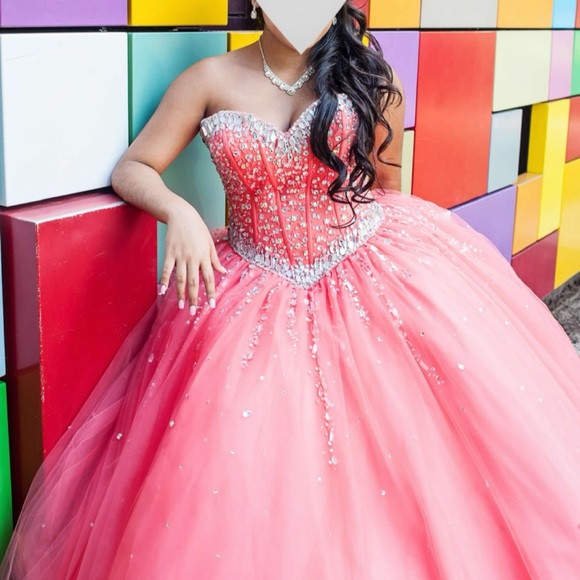 Dresses & Skirts - Quinceañera Dress